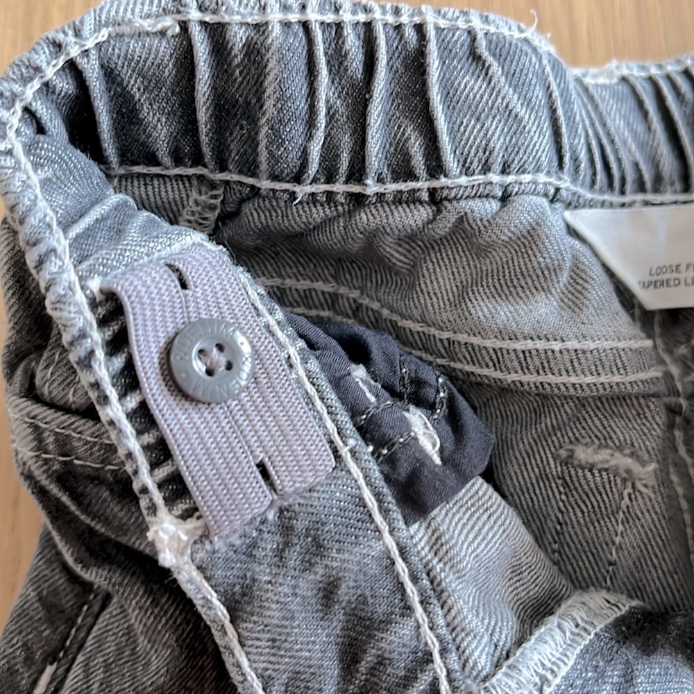 H&M, toddler loose fit jeans, 2-3 runs smaller for 1.5-2 years - Picture 3 of 5
